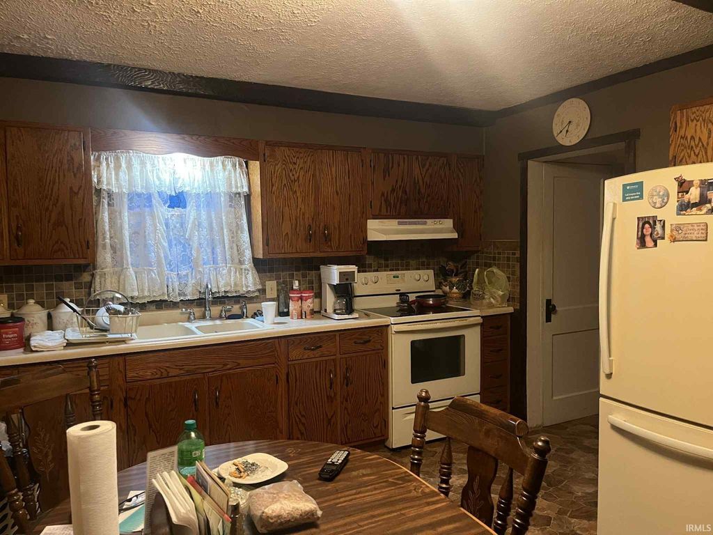Photo of 2462 Dixie Highway Hwy, Bedford, IN 47421 (MLS # 202609766)