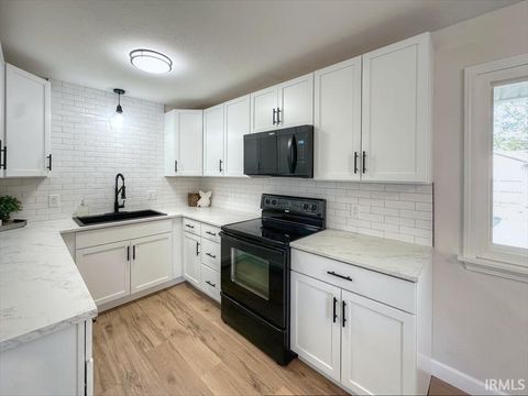 Tiny photo for 821 N BERKLEY Road, Kokomo, IN 46901 (MLS # 202615177)