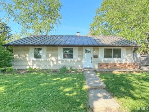 Photo of 821 N BERKLEY Road, Kokomo, IN 46901 (MLS # 202615177)