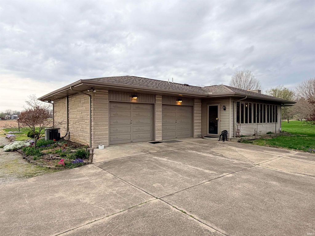 Photo of 8700 W CR 600 S, Daleville, IN 47334 (MLS # 202616703)