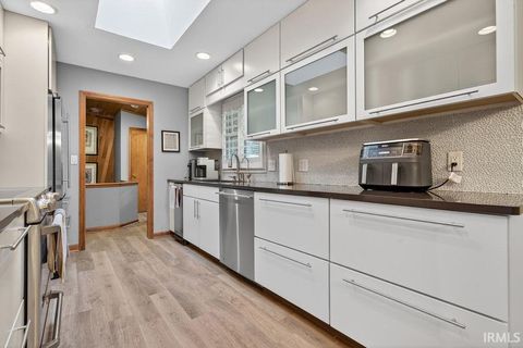 Tiny photo for 2160 S Ridgeview Road, Logansport, IN 46947 (MLS # 202541596)