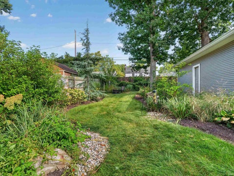 Tiny photo for 2013 Curdes Avenue, Fort Wayne, IN 46805 (MLS # 202637763)
