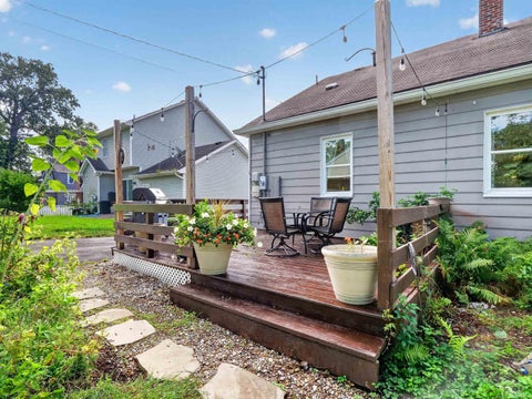 Tiny photo for 2013 Curdes Avenue, Fort Wayne, IN 46805 (MLS # 202637763)