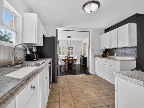 Tiny photo for 2013 Curdes Avenue, Fort Wayne, IN 46805 (MLS # 202637763)