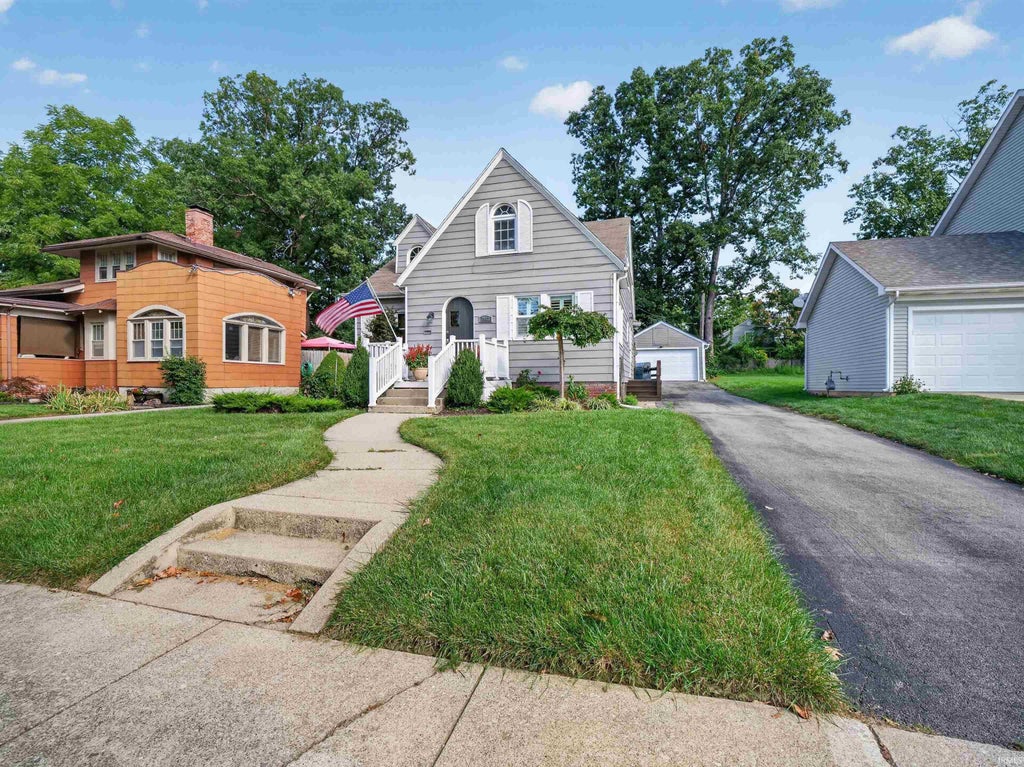 Photo of 2013 Curdes Avenue, Fort Wayne, IN 46805 (MLS # 202637763)