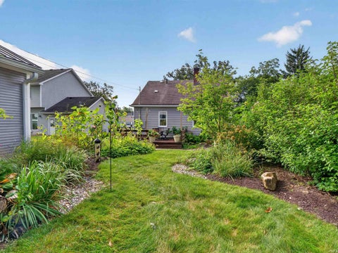Tiny photo for 2013 Curdes Avenue, Fort Wayne, IN 46805 (MLS # 202637763)
