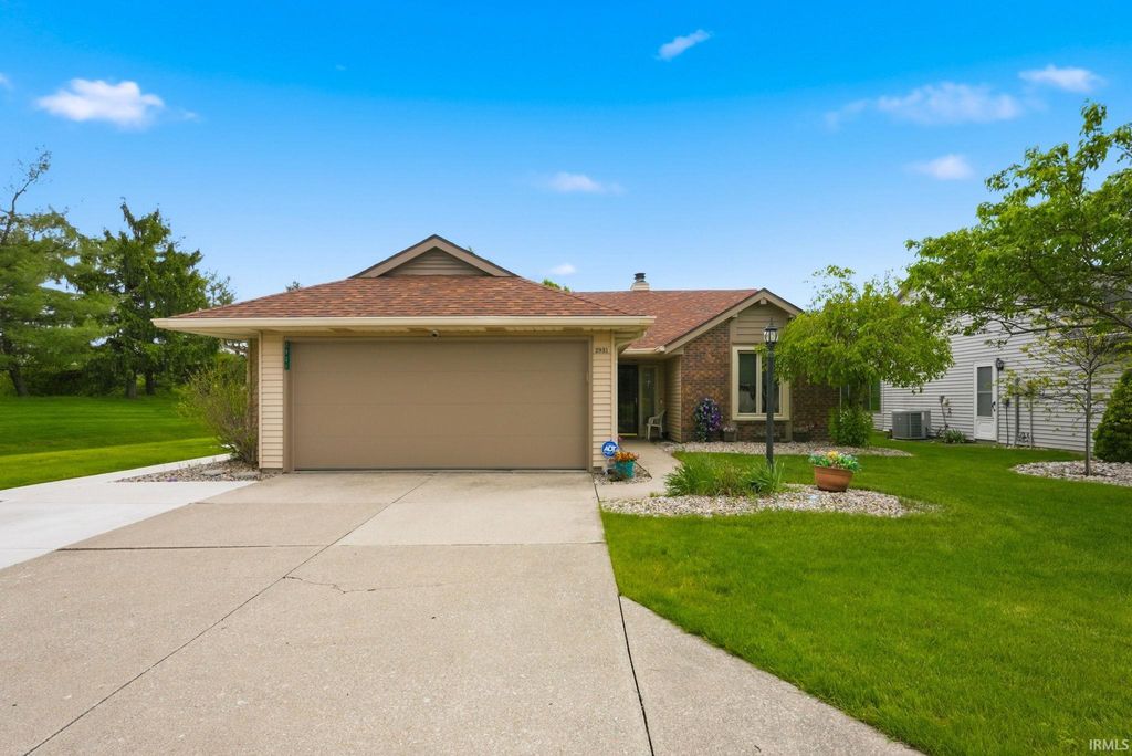 Photo of 2931 Wood Knoll Lane, Fort Wayne, IN 46804 (MLS # 202616424)