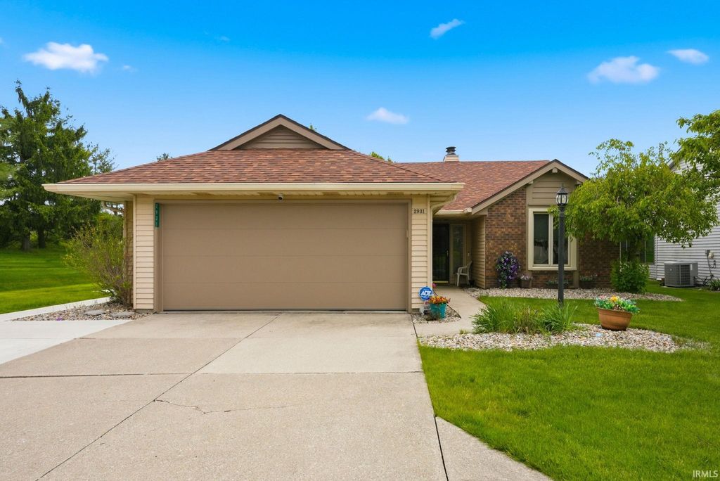 Photo of 2931 Wood Knoll Lane, Fort Wayne, IN 46804 (MLS # 202616424)