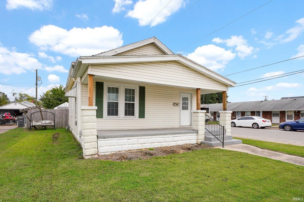 Photo of 2501 N Lafayette Avenue, Evansville, IN 47711 (MLS # 202541985)