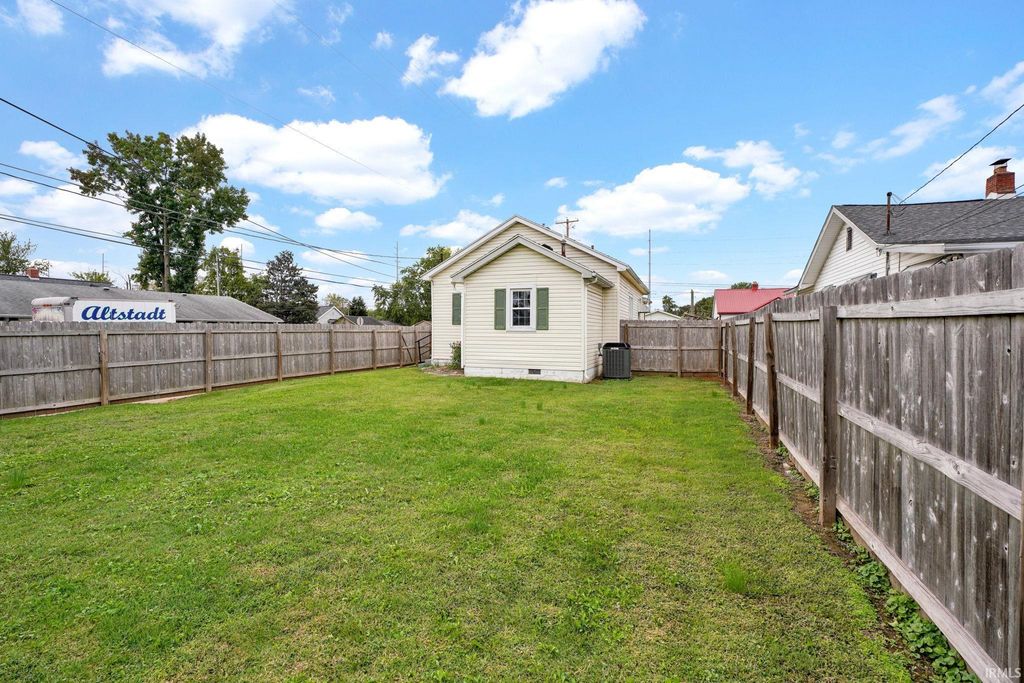 Photo of 2501 N Lafayette Avenue, Evansville, IN 47711 (MLS # 202541985)