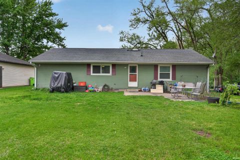 Tiny photo for 420 Coles Street, Logansport, IN 46947 (MLS # 202615670)