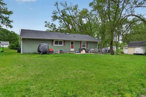 Tiny photo for 420 Coles Street, Logansport, IN 46947 (MLS # 202615670)