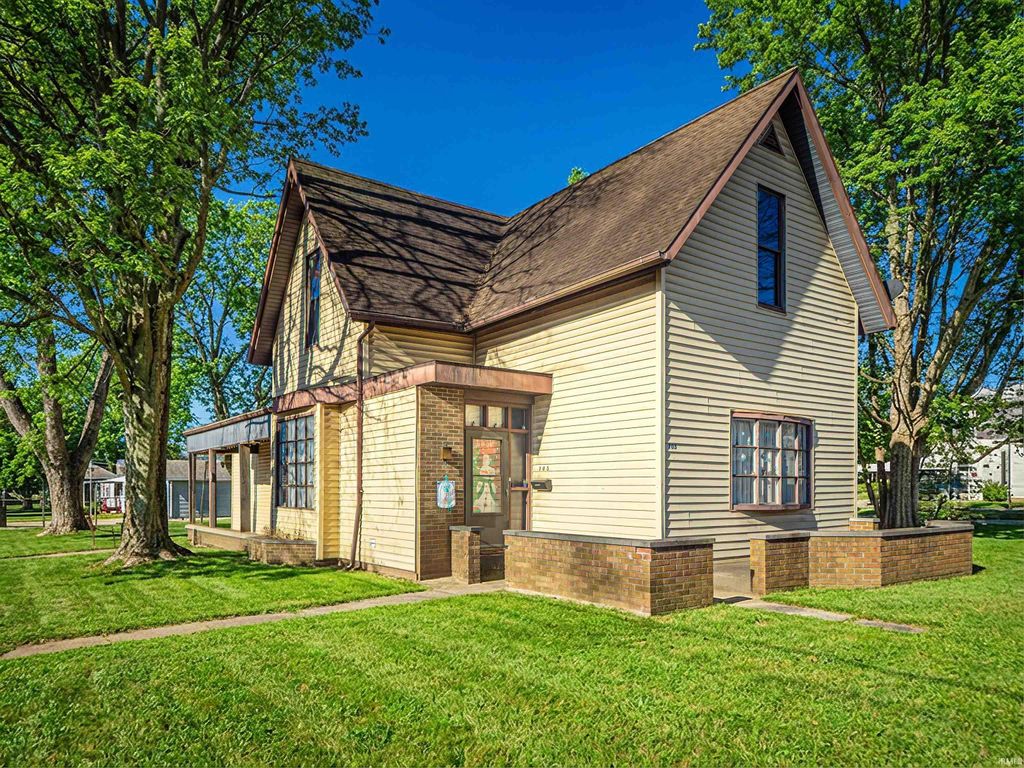 Photo of 703 Main Street, Mount Vernon, IN 47620 (MLS # 202601536)