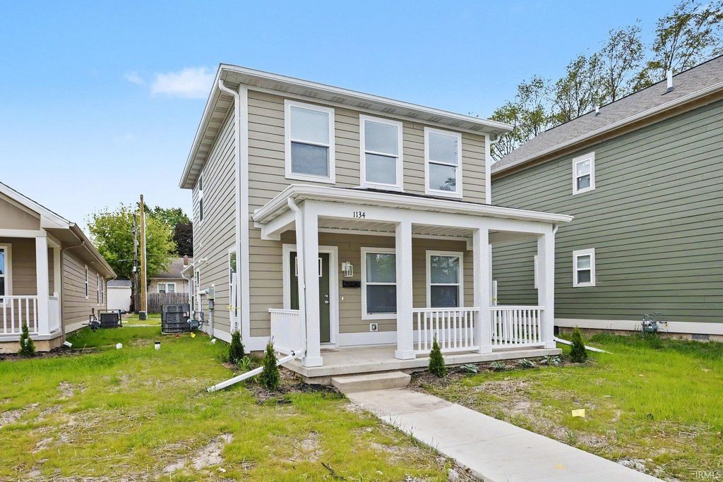Photo of 1134 Harvey Street, South Bend, IN 46616 (MLS # 202618908)
