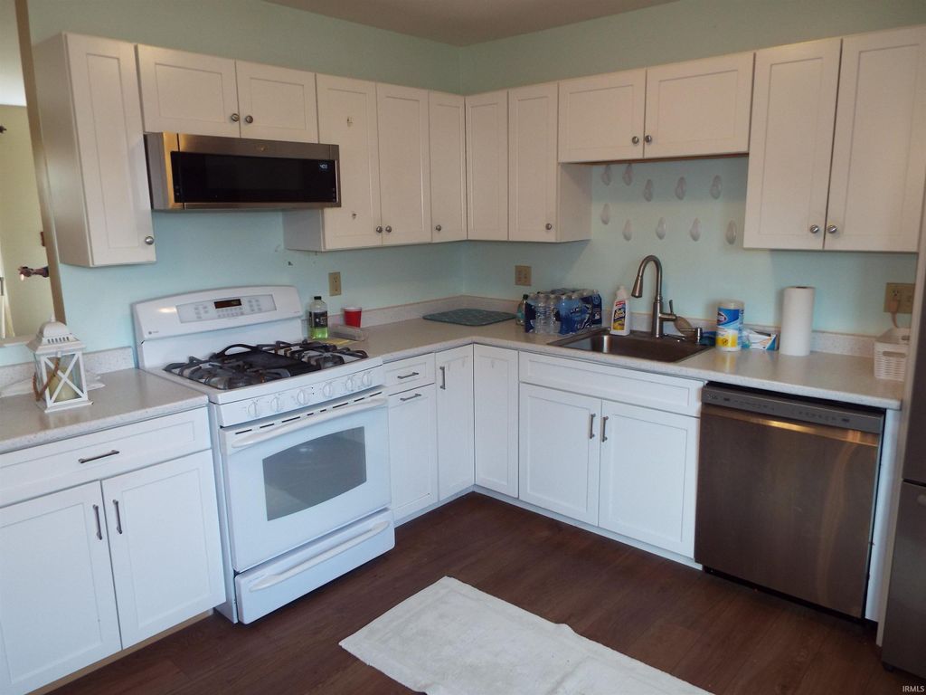 Photo of 7629 Kingsway Drive, Fort Wayne, IN 46819 (MLS # 202607338)