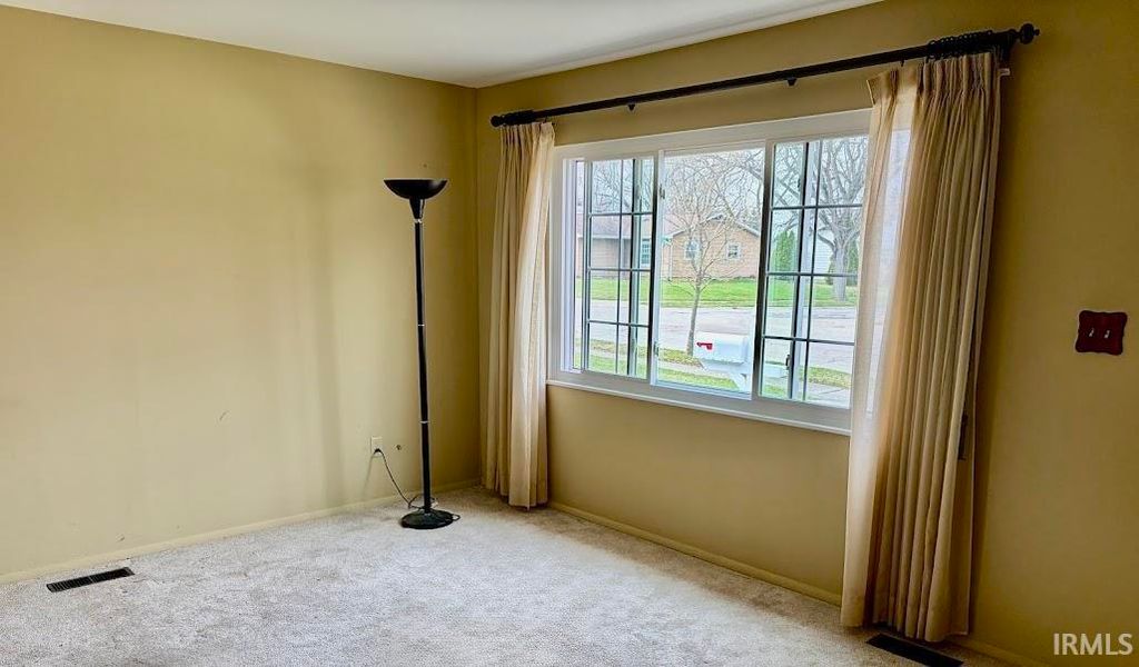 Photo of 7629 Kingsway Drive, Fort Wayne, IN 46819 (MLS # 202607338)