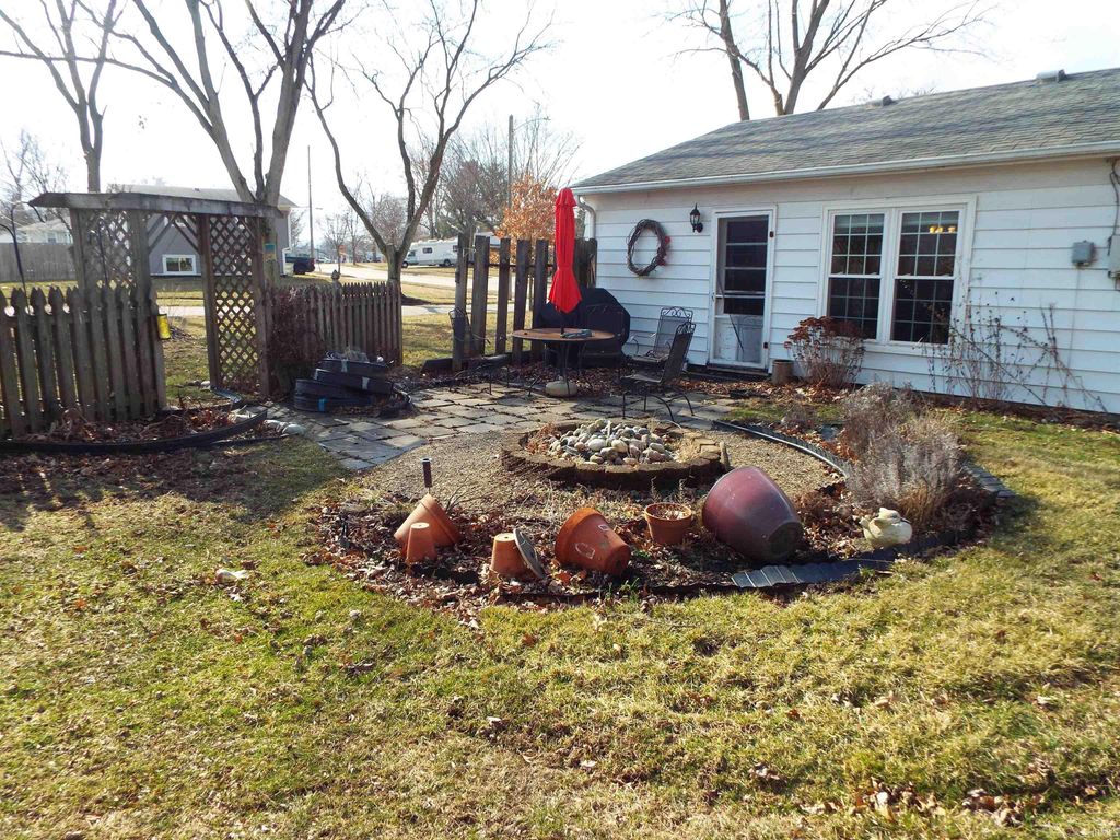 Photo of 7629 Kingsway Drive, Fort Wayne, IN 46819 (MLS # 202607338)