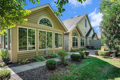 Photo of 912 Dublin Drive, Mishawaka, IN 46545 (MLS # 202540704)