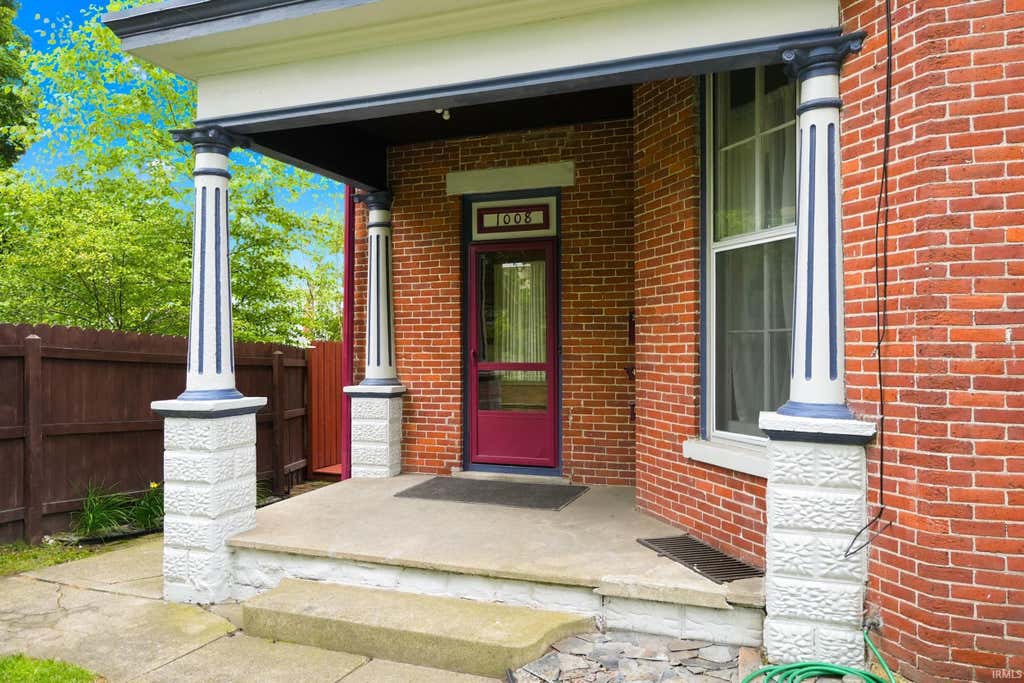 Photo of 1004 Delaware Avenue, Fort Wayne, IN 46805 (MLS # 202624232)