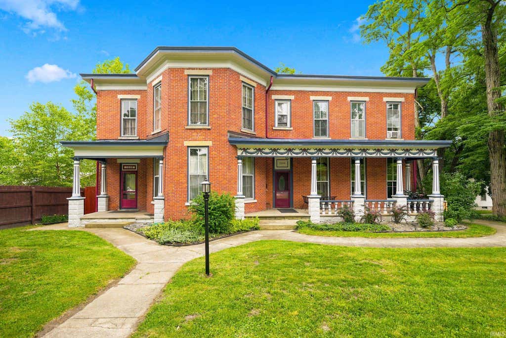 Photo of 1004 Delaware Avenue, Fort Wayne, IN 46805 (MLS # 202624232)