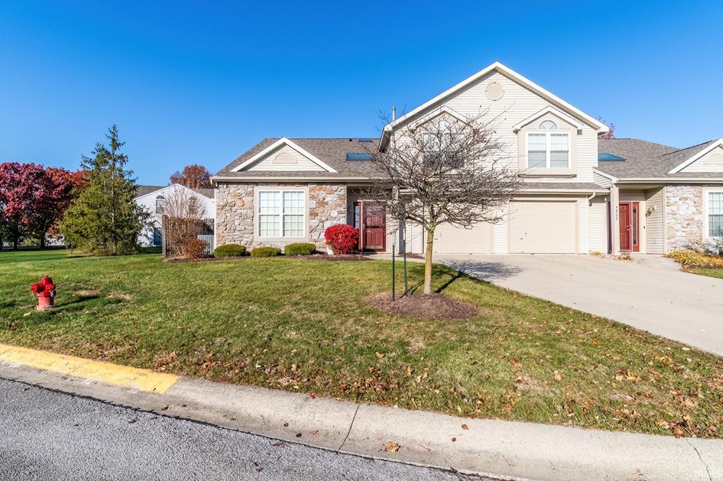 Photo of 5506 Thornbriar Lane, Fort Wayne, IN 46835 (MLS # 202546234)