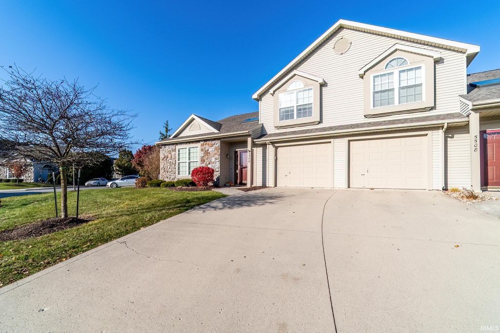 Photo of 5506 Thornbriar Lane, Fort Wayne, IN 46835 (MLS # 202546234)