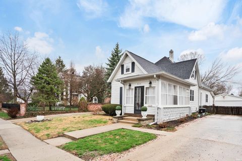 Tiny photo for 804 E Sycamore Street, Kokomo, IN 46901 (MLS # 202608556)