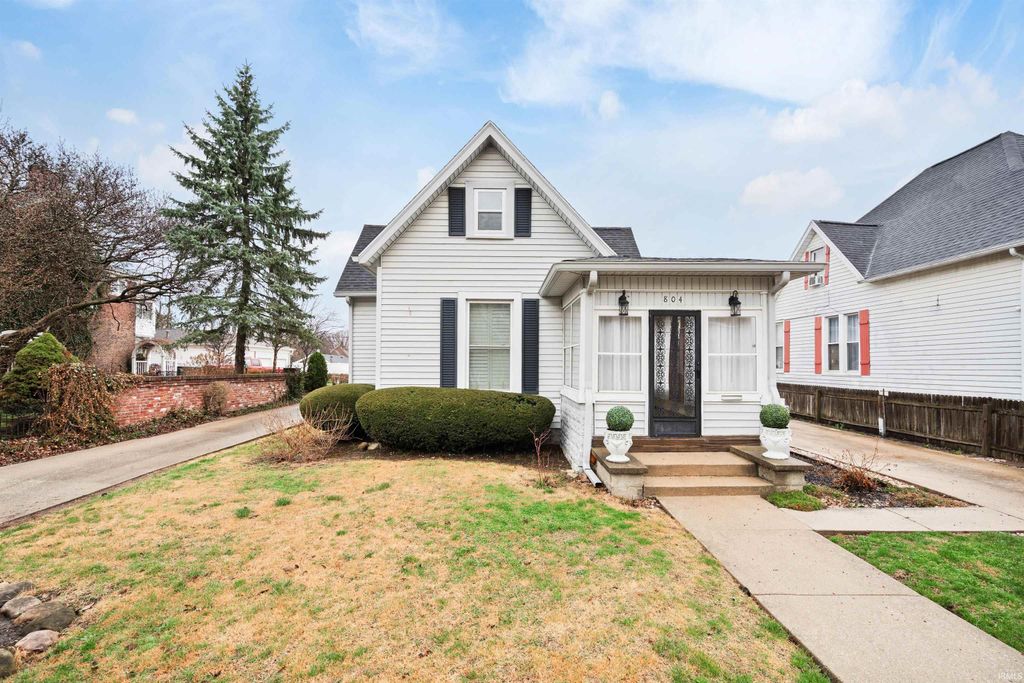 Photo of 804 E Sycamore Street, Kokomo, IN 46901 (MLS # 202608556)