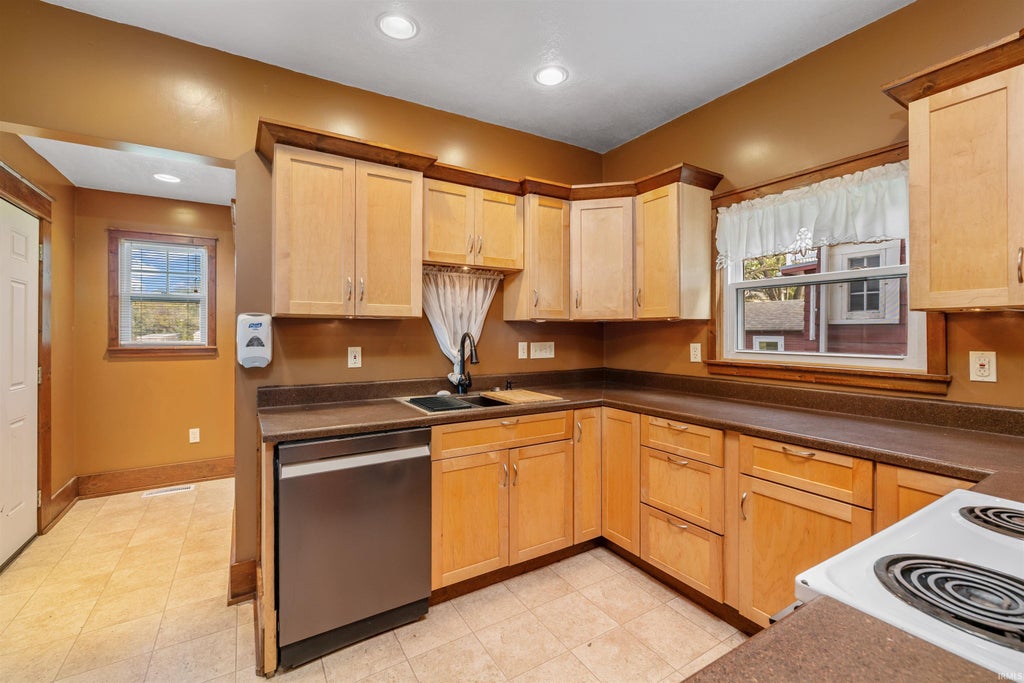 Photo of 520 N Riley Street, Kendallville, IN 46755 (MLS # 202638643)