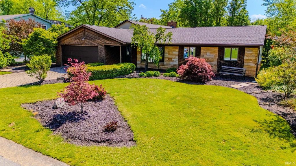 Photo of 631 Crown Hill Drive, Wabash, IN 46992 (MLS # 202619181)