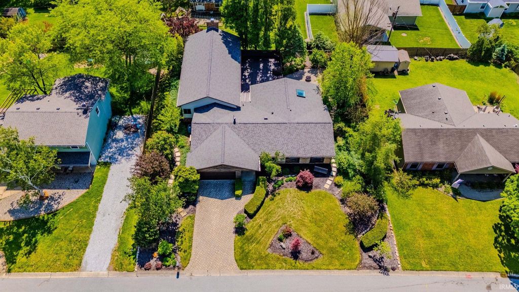 Photo of 631 Crown Hill Drive, Wabash, IN 46992 (MLS # 202619181)