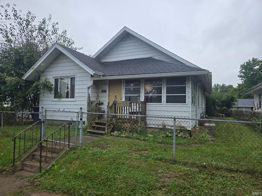 Photo of 2237 W 8th Street, Muncie, IN 47302 (MLS # 202640198)