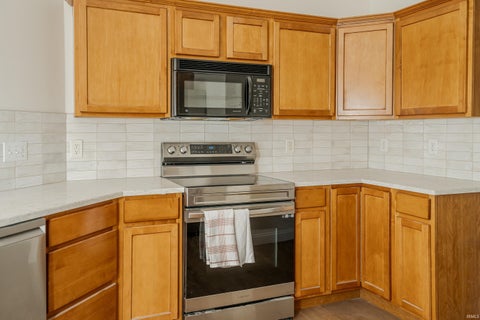 Tiny photo for 841 S Fieldcrest Court, Bloomington, IN 47401 (MLS # 202637983)