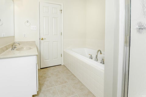 Tiny photo for 841 S Fieldcrest Court, Bloomington, IN 47401 (MLS # 202637983)