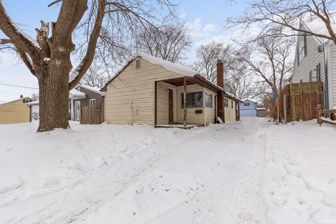 Photo of 513 Jackson Street, Mishawaka, IN 46544 (MLS # 202602738)