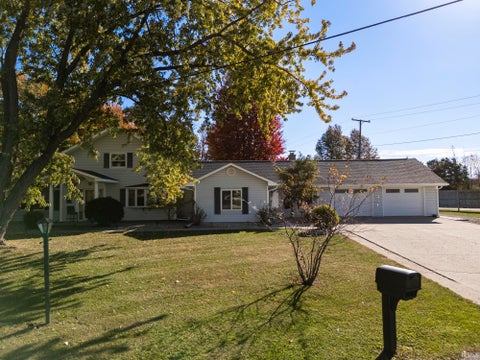 Tiny photo for 201 S Smith Street, Hartford City, IN 47348 (MLS # 202644834)