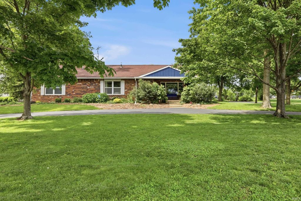 Photo of 526 W Reade Avenue, Upland, IN 46989 (MLS # 202620850)