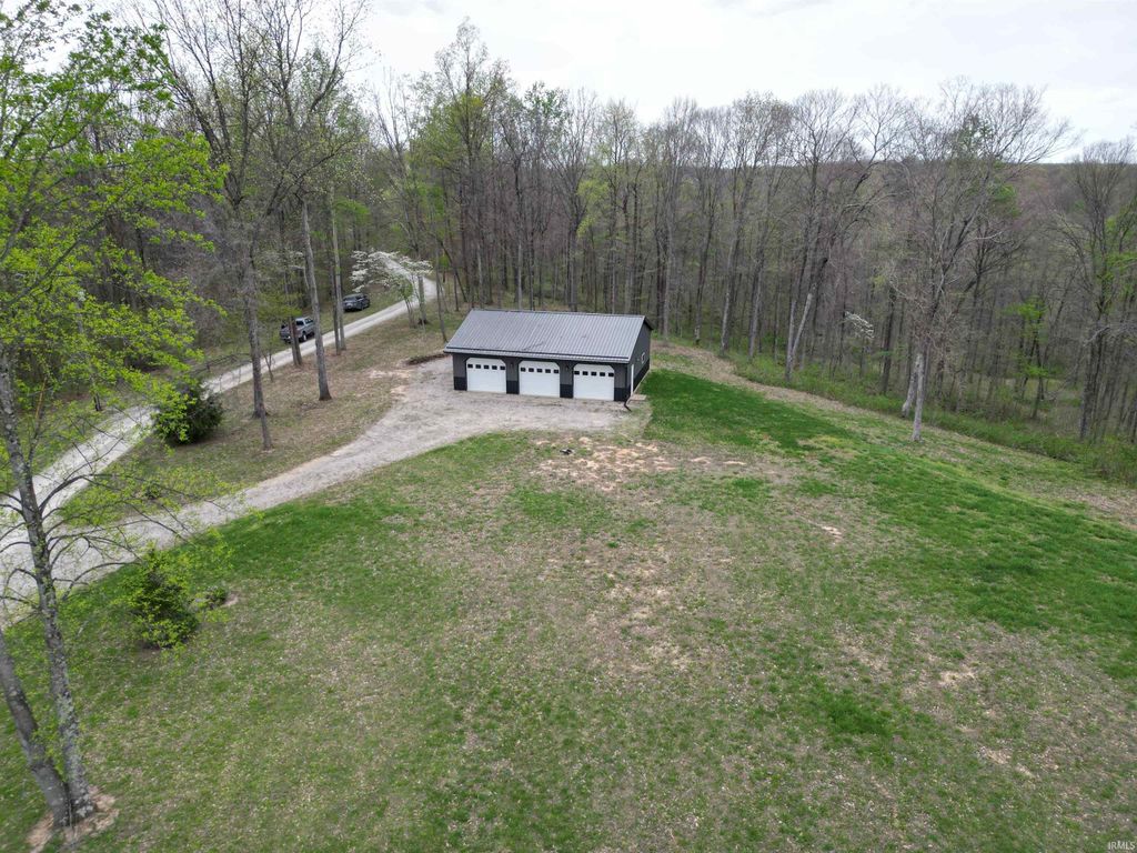 Photo of 9045 E Pine Road Common, Bloomfield, IN 47424 (MLS # 202614877)