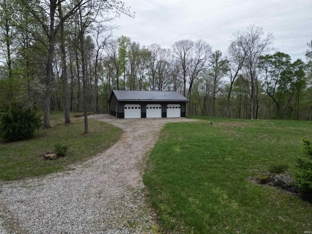 Photo of 9045 E Pine Road Common, Bloomfield, IN 47424 (MLS # 202614877)