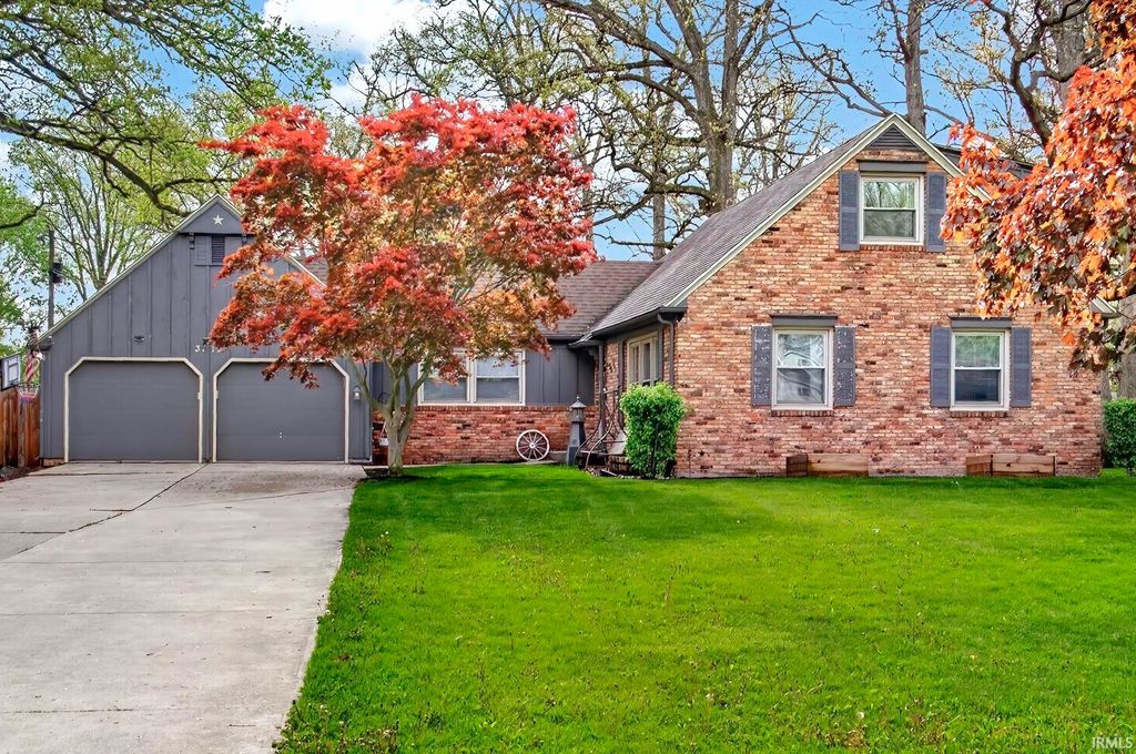 Photo of 3712 Blueridge Lane, Fort Wayne, IN 46815 (MLS # 202615695)