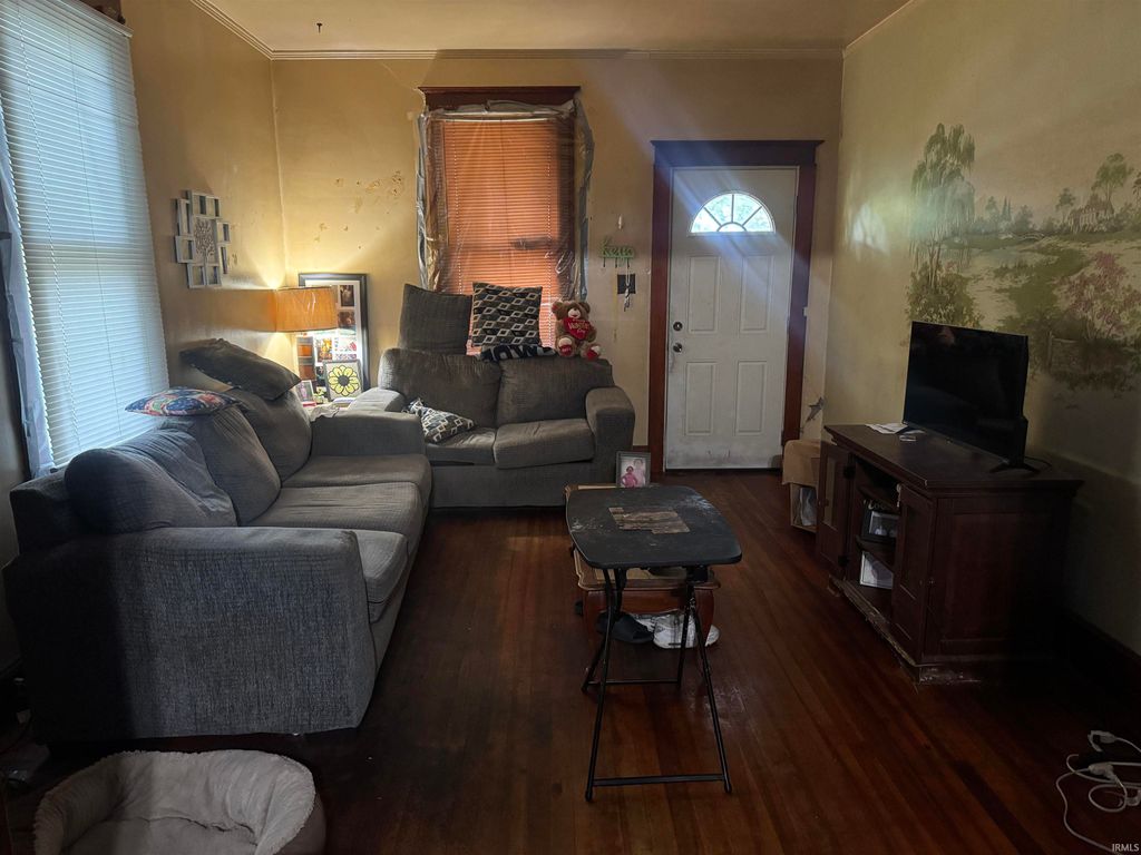 Photo of 615 E Florida Avenue, Evansville, IN 47711 (MLS # 202628128)