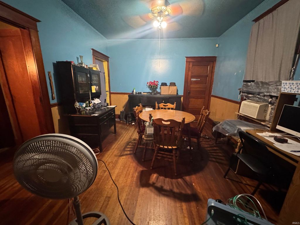 Photo of 615 E Florida Avenue, Evansville, IN 47711 (MLS # 202628128)