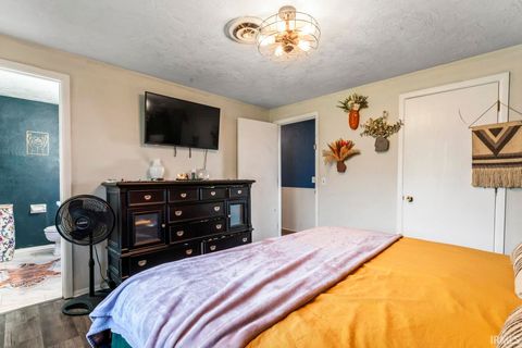 Tiny photo for 9967 N County Road 800 Road, Daleville, IN 47334 (MLS # 202615425)