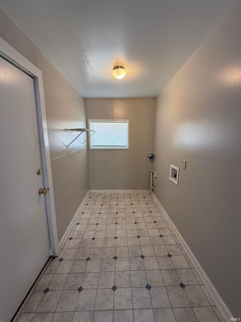 Tiny photo for 1519 N Purdum Street, Kokomo, IN 46901 (MLS # 202538592)