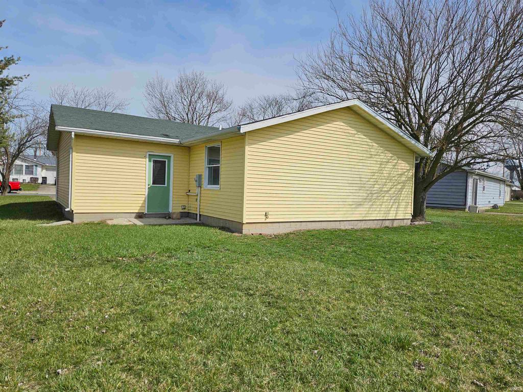 Photo of 104 Fremont Lane Ln, Decatur, IN 46733 (MLS # 202609257)