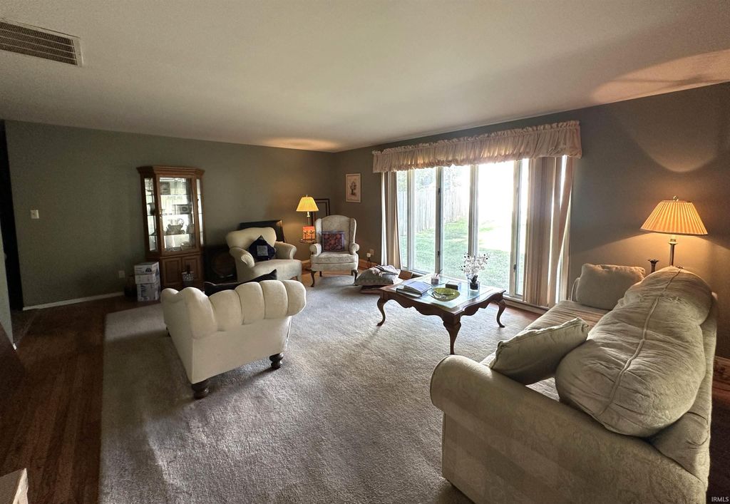 Photo of 4424 E 10th Street, Bloomington, IN 47408 (MLS # 202537244)