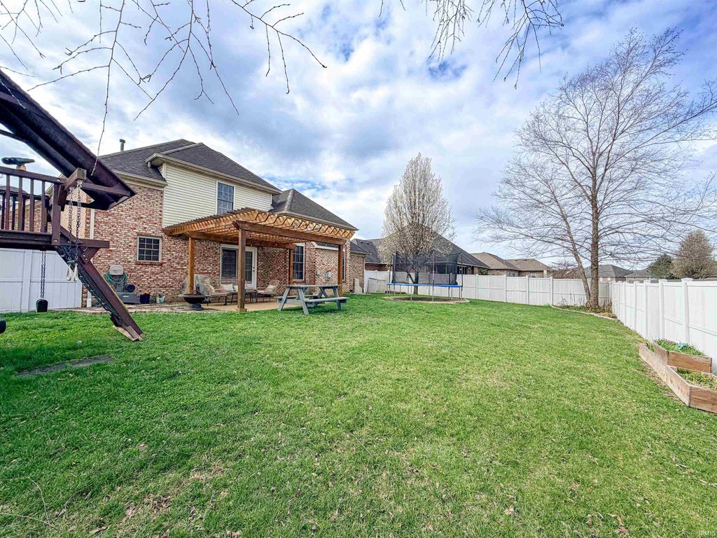 Photo of 906 Saint Giles Court, Evansville, IN 47725 (MLS # 202609439)