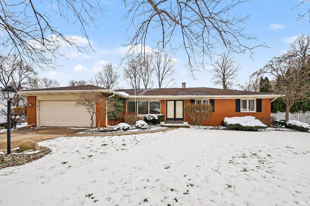 Photo of 1372 Berkshire Drive, South Bend, IN 46614 (MLS # 202609090)