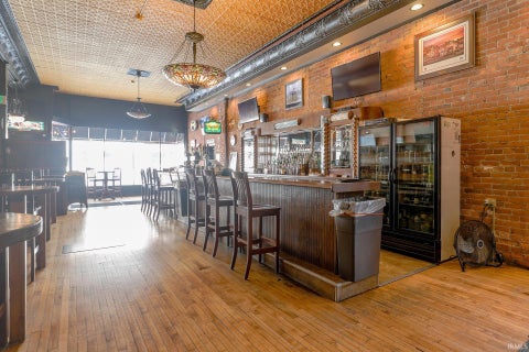 Tiny photo for 1915 S Calhoun Street, Fort Wayne, IN 46802 (MLS # 202637985)