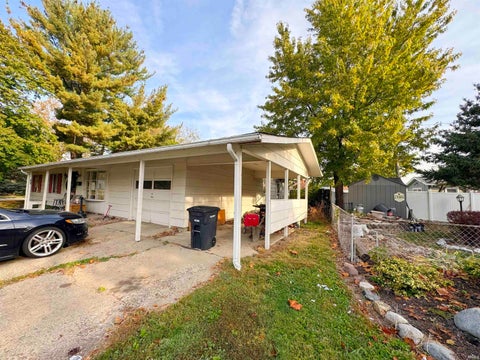 Tiny photo for 1100 Archway Drive, Lafayette, IN 47909 (MLS # 202644436)